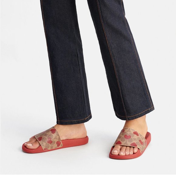 🥰 Coach Udele Sport Slide With Heart Print  Electric Red 6 10 - Picture 5 of 11